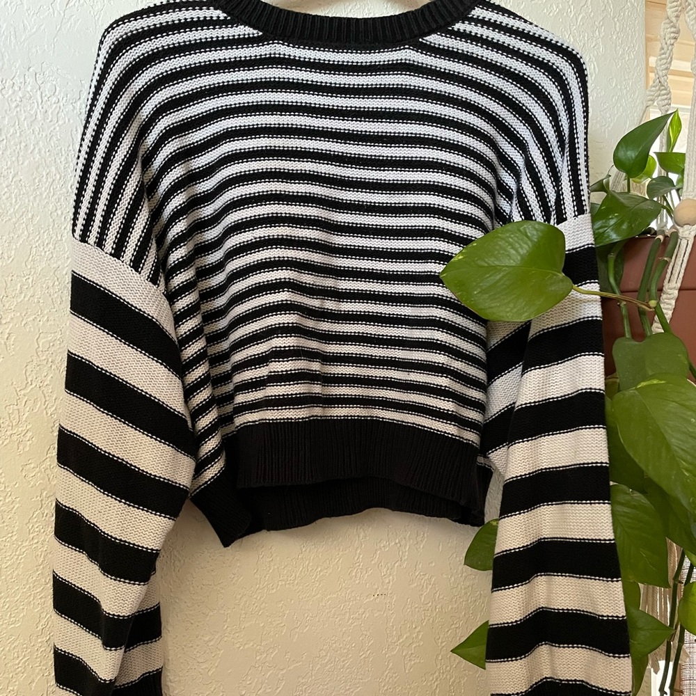 FOREVER 21 stripped comfy sweater